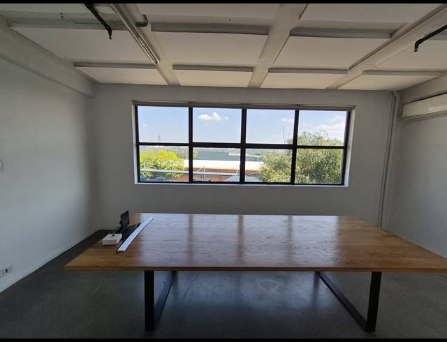 180M² OFFICE TO LET IN KRAMERVILLE